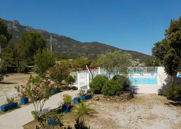 新科阿凯特酒店 3*